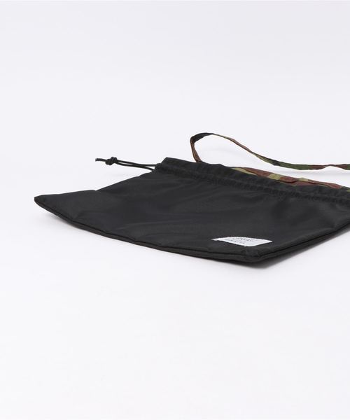 PARROTT CANVAS（パロットキャンバス）の「【WEB限定】PAROTT CANVAS 2トーンバッグ（ショルダーバッグ・レディース・チャコールグレー/ブラック/ベージュ・FREE）」の4枚目の写真