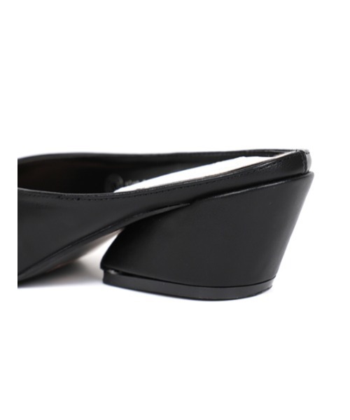 AMAIL(アマイル)の「Pointed pumps(サンダル・レディース・ブラック/シルバー・S/M/L)」の19枚目の写真