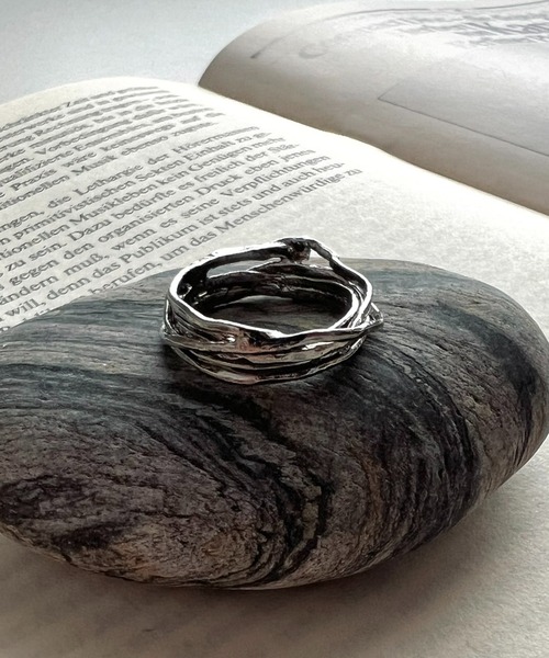 Hawk Company(ホークカンパニー)の「選べるバリエーション【hawk Company】アンティーク ヴィンテージリング /6391/7709/6399(リング・メンズ・シルバー/ゴールド/ゴールド系その他/シルバー系その他/シルバー系その他3/ゴールド系その他3/シルバー系その他4/ゴールド系その他4・13/ 13)」の3枚目の写真