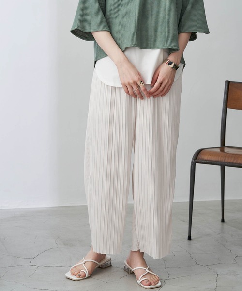 Chaco closet（チャコ クローゼット）の「プリント＆無地ワイドストレートプリーツパンツ（その他パンツ・レディース・ブラック/イエロー系その他/ブラウン系その他/グレー系その他/ライトグレー/パープル系その他/ライトグリーン/パープル系その他2/オレンジ/グレイッシュベージュ/アイボリー/ブルー/コーラル・FREE）」の14枚目の写真