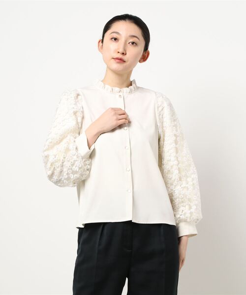 rps（アールピーエス）の「フラワーレース袖切替フリルネックブラウス（シャツ/ブラウス・レディース・ブラック/アイボリー/オフホワイト・M）」の7枚目の写真