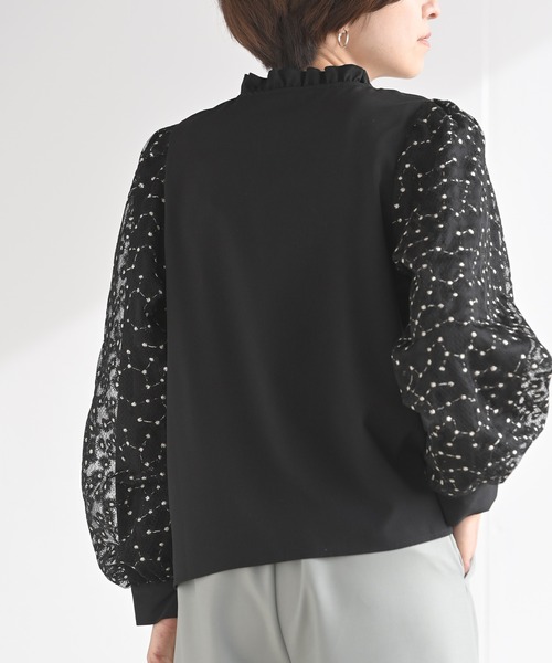 rps（アールピーエス）の「フラワーレース袖切替フリルネックブラウス（シャツ/ブラウス・レディース・ブラック/アイボリー/オフホワイト・M）」の11枚目の写真