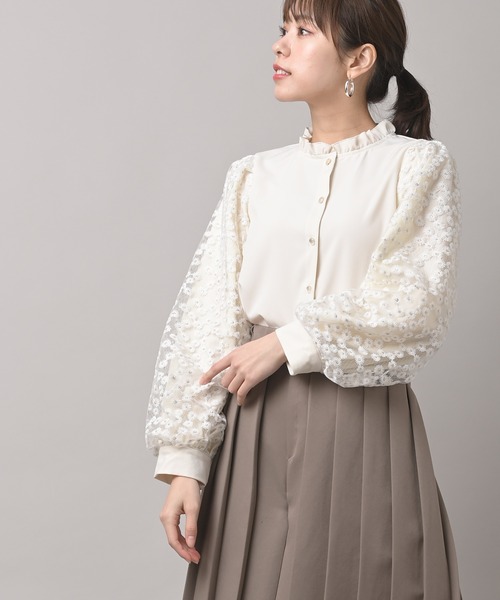 rps（アールピーエス）の「フラワーレース袖切替フリルネックブラウス（シャツ/ブラウス・レディース・ブラック/アイボリー/オフホワイト・M）」の17枚目の写真