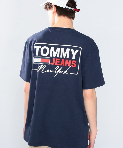 tommy jeans（トミー ジーンズ）の「バックロゴコットンTシャツ