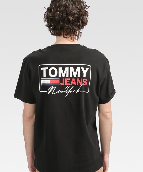 tommy jeans（トミー ジーンズ）の「バックロゴコットンTシャツ