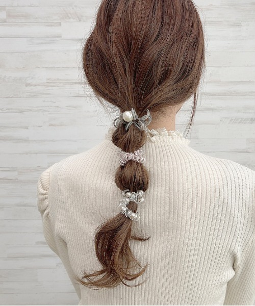 apres jour(アプレジュール)の「【apres jour×ARIAZ】スプリングゴム3セット(ヘアゴム・レディース・オフホワイト/ホワイト系その他4/ホワイト系その他2/ホワイト系その他/ホワイト/ホワイト系その他6/ホワイト系その他5/ホワイト系その他3/ライトホワイト/その他・FREE)」の4枚目の写真