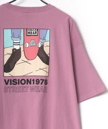 VISION STREET WEAR（ヴィジョンストリートウェア）の「VISION STREET WEAR/ヴィジョンストリートウエア ビッグシルエット イラスト グラフィック シューズ バックプリント Tシャツ（Tシャツ/カットソー・メンズ）」