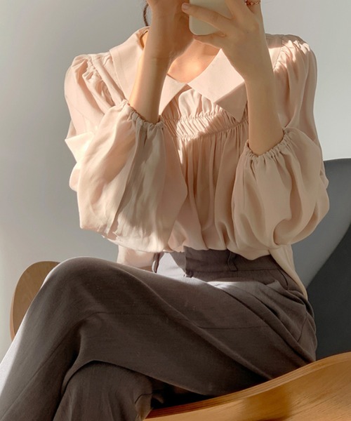 ABITOKYO（アビトーキョー）の「ビックフリル衿ボリュームスリーブギャザーブラウス（シャツ/ブラウス・レディース・ホワイト/ピンクベージュ・FREE）」の6枚目の写真