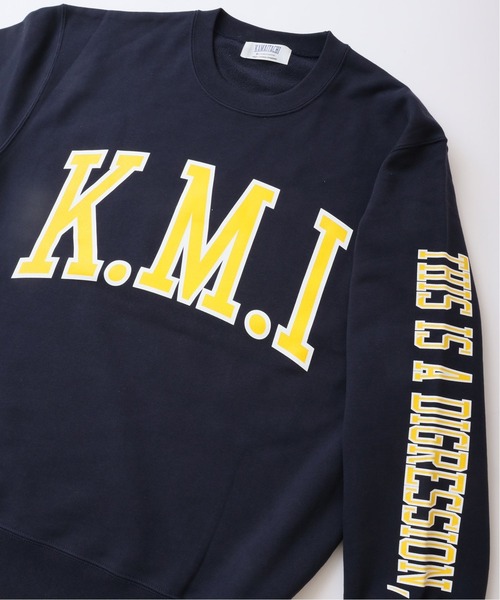JOURNAL STANDARD（ジャーナルスタンダード）の「【かまいたち×JOURNAL STANDARD】K.M.I ロゴ スウェット/カレッジロゴ（スウェット・メンズ・ホワイト/ネイビー・MEDIUM/LARGE/X-LARGE）」の5枚目の写真