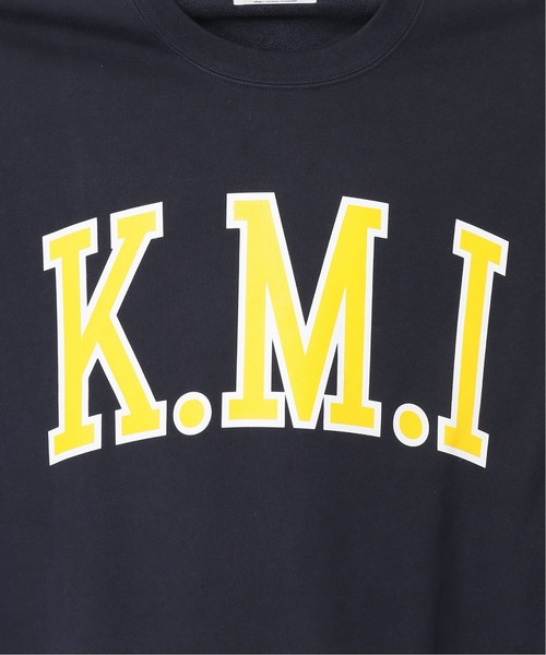 JOURNAL STANDARD（ジャーナルスタンダード）の「【かまいたち×JOURNAL STANDARD】K.M.I ロゴ スウェット/カレッジロゴ（スウェット・メンズ・ホワイト/ネイビー・MEDIUM/LARGE/X-LARGE）」の7枚目の写真