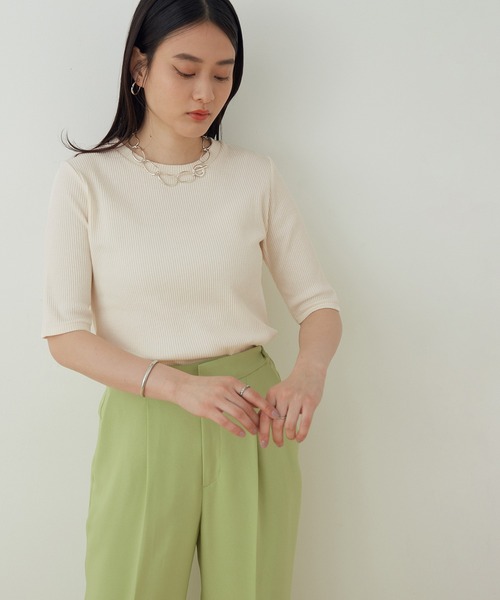 ADAM ET ROPE'(アダムエロペ)の「【アウトレット店舗・WEB限定】プリーツリブ5分袖プルオーバー(Tシャツ/カットソー・レディース・ブラック/レッド/ホワイト・FREE)」の1枚目の写真