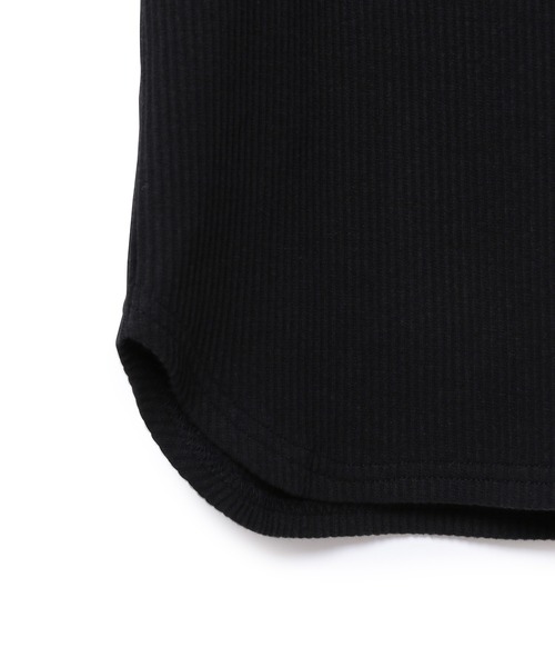 ADAM ET ROPE'(アダムエロペ)の「【アウトレット店舗・WEB限定】プリーツリブ5分袖プルオーバー(Tシャツ/カットソー・レディース・ブラック/レッド/ホワイト・FREE)」の4枚目の写真