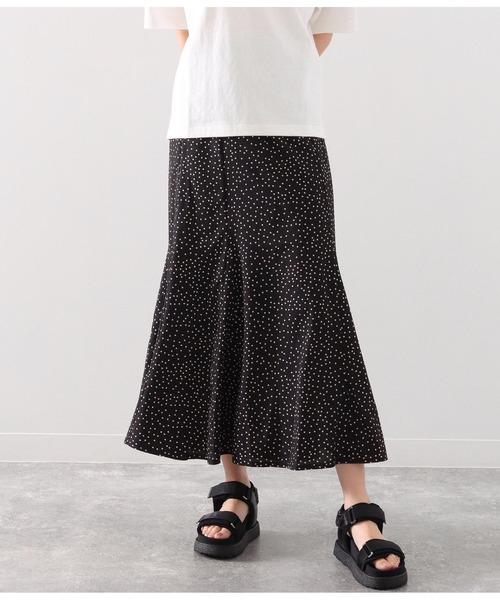 Alluge(アルージュ)の「ランダムドットマーメイドスカート(スカート・レディース・イエロー/ブラック/ラベンダー・FREE)」の2枚目の写真