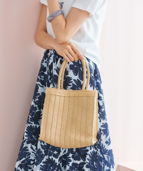 Rewde（ルゥデ）の「スクエアボックストートバッグ（1R18-KB02）（トートバッグ・レディース・ベージュ/グレー/キャメル・FREE）」の3枚目の写真