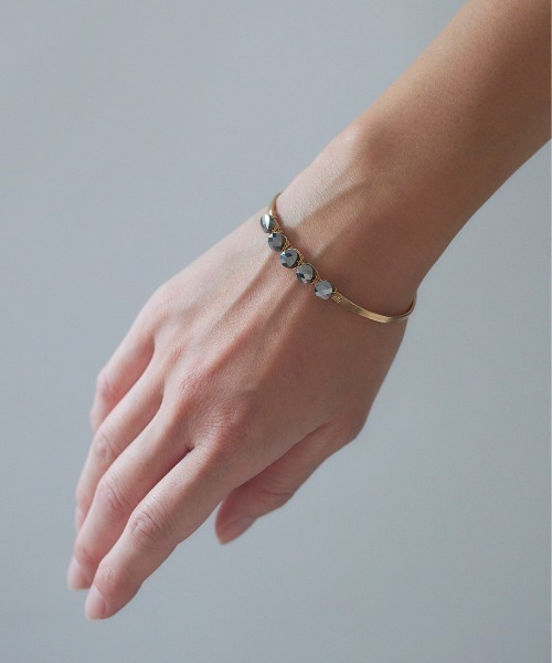 DRWCYS（ドロシーズ）の「【mimi&lu】Alicia Cuff（ブレスレット・レディース・グリーン/グレー・FREE）」の5枚目の写真