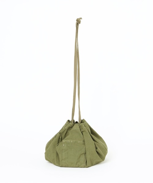 Spick & Span（スピックアンドスパン）の「【YURIE A.× Spick & Span】ミリタリーポーチ◆（ハンドバッグ・レディース・サファリグリーン/オリーブ・FREE）」の3枚目の写真