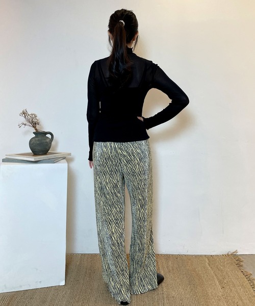 CEMONEMO(セモネモ)の「ハイネック シースルー メロー カットソー(Tシャツ/カットソー・レディース・ホワイト/ブラック/ベージュ/ブラウン/パープル/グリーン/インディゴブルー/グレー/ナチュラル/ピンク/イエロー/スカイブルー/イエロー系その他・FREE)」の16枚目の写真