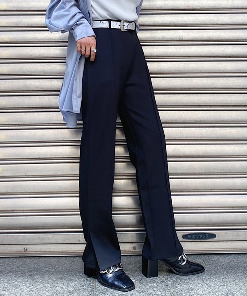 PAGEBOY（ページボーイ）の「カットカラースラックス（スラックス・レディース・ブラック/ブラウン系その他/グレイッシュベージュ/ブルー/パープル系その他・FREE）」の2枚目の写真