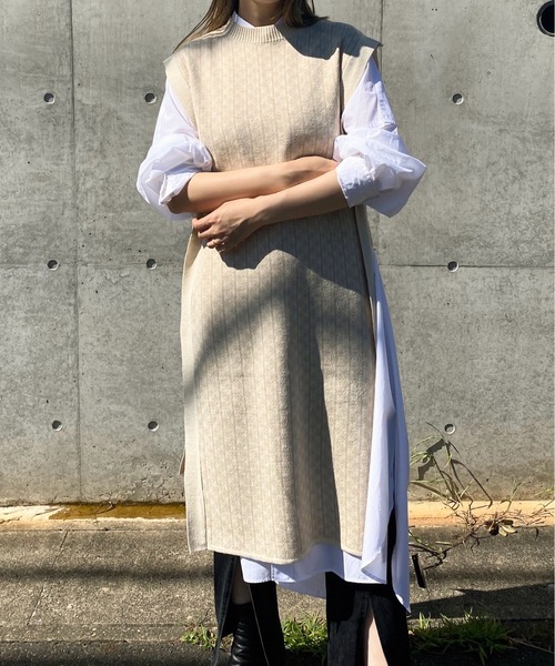 y/m by RIKA（イムバイリカ）の「バルキージャガードロングベスト（ベスト・レディース・ベージュ/オリーブ/アイボリー・FREE）」の2枚目の写真