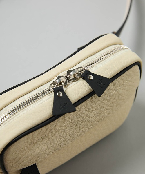 CITY TOKYO（シティトウキョウ）の「本革ダブルスクエアボディーポーチ（ショルダーバッグ・レディース・ホワイト/ブラック・FREE）」の7枚目の写真