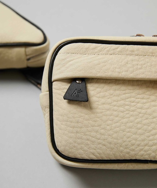 CITY TOKYO（シティトウキョウ）の「本革ダブルスクエアボディーポーチ（ショルダーバッグ・レディース・ホワイト/ブラック・FREE）」の8枚目の写真