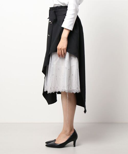 axes femme POETIQUE（アクシーズファムポエティック）の「レースアシメトレンチＳＫ（スカート・レディース・ブラック/チャコール/ラベンダー・MEDIUM）」の4枚目の写真