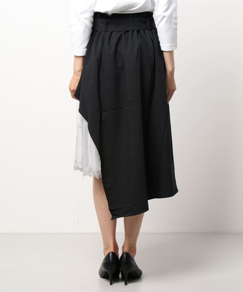 axes femme POETIQUE（アクシーズファムポエティック）の「レースアシメトレンチＳＫ（スカート・レディース・ブラック/チャコール/ラベンダー・MEDIUM）」の5枚目の写真