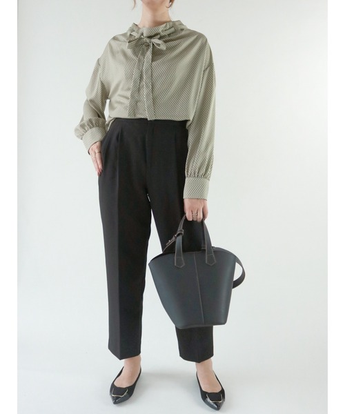 Te chichi（テチチ）の「ダブルクロスタックテーパードパンツ（その他パンツ・レディース・ブラック/グリーン/ベージュ・SMALL/MEDIUM）」の6枚目の写真