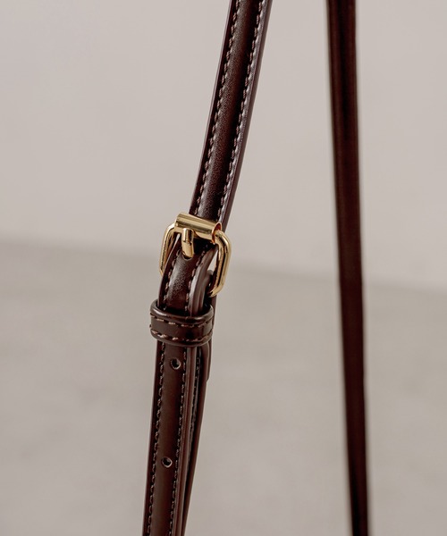 OLIVE des OLIVE（オリーブデオリーブ）の「パールフラップバッグ（ショルダーバッグ・レディース・ダークブラウン/ブラック/オフホワイト・FREE）」の7枚目の写真