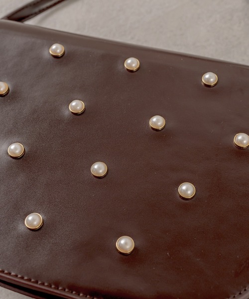 OLIVE des OLIVE（オリーブデオリーブ）の「パールフラップバッグ（ショルダーバッグ・レディース・ダークブラウン/ブラック/オフホワイト・FREE）」の8枚目の写真