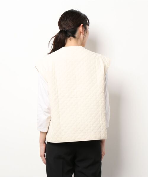 aimoha（アイモハ）の「フェイクダウンキルティング　 紐付きベスト（ダウンベスト・レディース・ホワイト・MEDIUM/SMALL）」の2枚目の写真