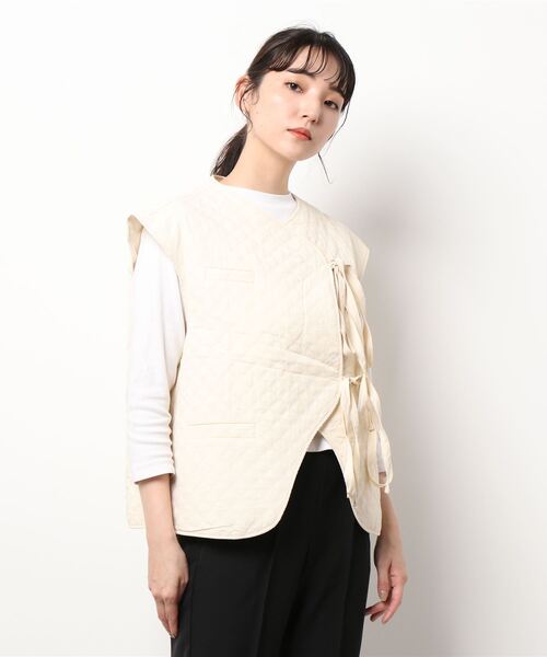 aimoha（アイモハ）の「フェイクダウンキルティング　 紐付きベスト（ダウンベスト・レディース・ホワイト・MEDIUM/SMALL）」の4枚目の写真