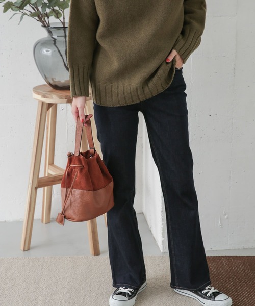 URBAN RESEARCH DOORS（アーバンリサーチドアーズ）の「フレアデニムパンツ（デニムパンツ・レディース・ライトインディゴブルー/ワンウォッシュ・38/36）」の13枚目の写真