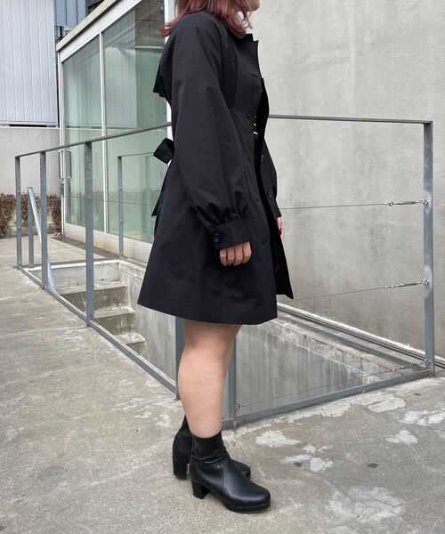 MAJESTIC LEGON(マジェスティックレゴン)の「スタイルアップステンカラーコート(ステンカラーコート・レディース・ブラック/ベージュ/アイボリー/ピンク・SMALL/MEDIUM)」の13枚目の写真