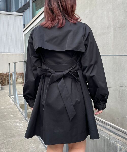 MAJESTIC LEGON(マジェスティックレゴン)の「スタイルアップステンカラーコート(ステンカラーコート・レディース・ブラック/ベージュ/アイボリー/ピンク・SMALL/MEDIUM)」の12枚目の写真