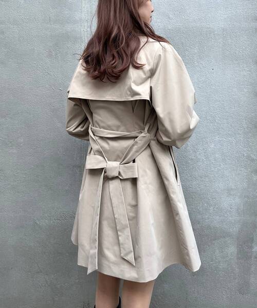 MAJESTIC LEGON(マジェスティックレゴン)の「スタイルアップステンカラーコート(ステンカラーコート・レディース・ブラック/ベージュ/アイボリー/ピンク・SMALL/MEDIUM)」の18枚目の写真