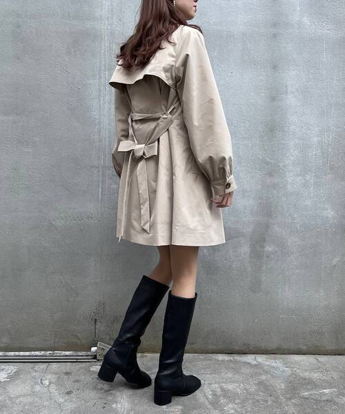 MAJESTIC LEGON(マジェスティックレゴン)の「スタイルアップステンカラーコート(ステンカラーコート・レディース・ブラック/ベージュ/アイボリー/ピンク・SMALL/MEDIUM)」の15枚目の写真