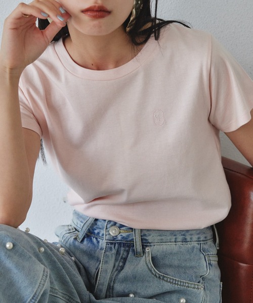 VANNIE U（ヴァニーユー）の「オーバルロゴTシャツ（Tシャツ/カットソー・レディース・ホワイト/ブラック/ライトピンク/ピンク/ネイビー/イエロー・FREE）」の5枚目の写真