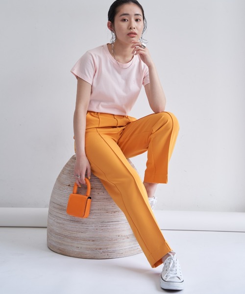 VANNIE U（ヴァニーユー）の「オーバルロゴTシャツ（Tシャツ/カットソー・レディース・ホワイト/ブラック/ライトピンク/ピンク/ネイビー/イエロー・FREE）」の8枚目の写真