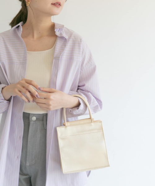 URBAN RESEARCH ROSSO(アーバンリサーチロッソ)の「サテンミニハンドバッグ(ハンドバッグ・レディース・ブラック/オフホワイト/ライトブラウン・FREE)」の2枚目の写真