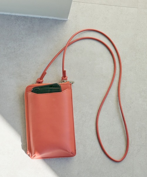 COLONY 2139（コロニートゥーワンスリーナイン）の「スマホお財布ミニショルダーバッグ（ショルダーバッグ・レディース・ブラック/ピンク/シルバー/イエロー/アイボリー/ブラック系その他/ブルー・FREE）」の16枚目の写真