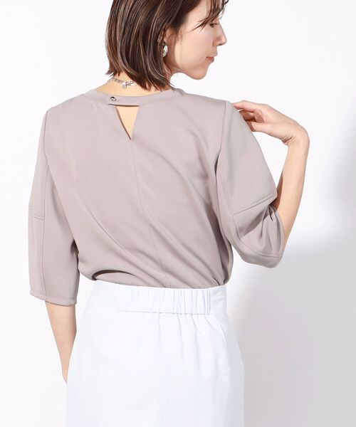 NOLLEY’S Sophi(ノーリーズソフィ)の「ダンボールプルオーバーカットソー(Tシャツ/カットソー・レディース・ホワイト/ブラック/ベージュ・38/36)」の2枚目の写真