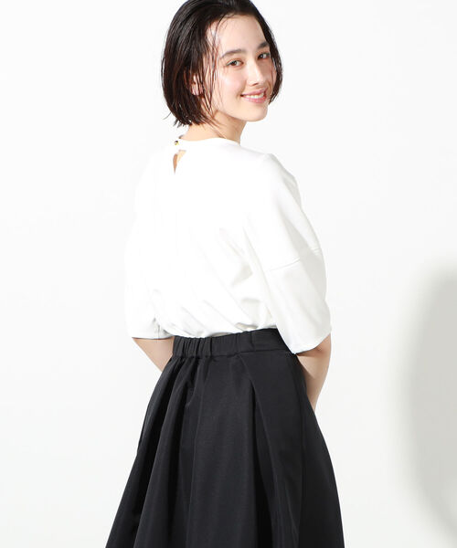NOLLEY’S Sophi(ノーリーズソフィ)の「ダンボールプルオーバーカットソー(Tシャツ/カットソー・レディース・ホワイト/ブラック/ベージュ・38/36)」の3枚目の写真