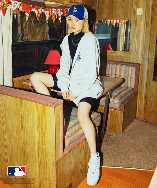 MLB(メジャーリーグベースボール)の「【MLB/メジャーリーグベースボール】セットアップ対応商品 ジップパーカー(パーカー・レディース・ブラック/オートミール/ダークグリーン・ONESIZE)」の10枚目の写真