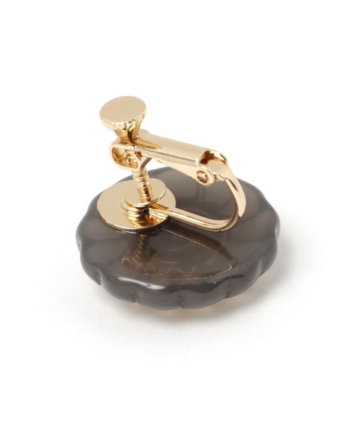 studio CLIP（スタディオクリップ）の「Aフラワーボタンライクイヤリング（イヤリング・レディース・ホワイト/ブラック・FREE）」の3枚目の写真