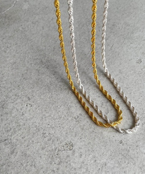 PT（ピーティ）の「Pt(ピーティー) ねじりチェーンネックレス（ネックレス・レディース・シルバー/ゴールド・ONE SIZE）」の6枚目の写真
