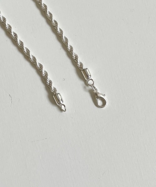 PT（ピーティ）の「Pt(ピーティー) ねじりチェーンネックレス（ネックレス・レディース・シルバー/ゴールド・ONE SIZE）」の8枚目の写真