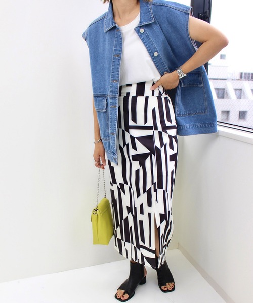 MLI'A（エムリア）の「ジオメ柄フロントスリットナロースカート（スカート・レディース・ホワイト×ブラック/ブラウン・FREE）」の9枚目の写真