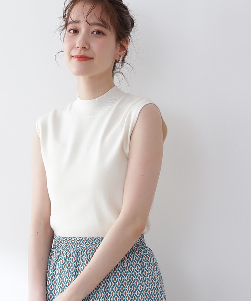 N.（N. Natural Beauty Basic）（エヌエヌナチュラルビューティーベーシック）の「◆総針ボトルネックノースリーブニット（ニット/セーター・レディース・ブラック/ブラウン/オフホワイト/イエロー/グリーン・MEDIUM）」の2枚目の写真