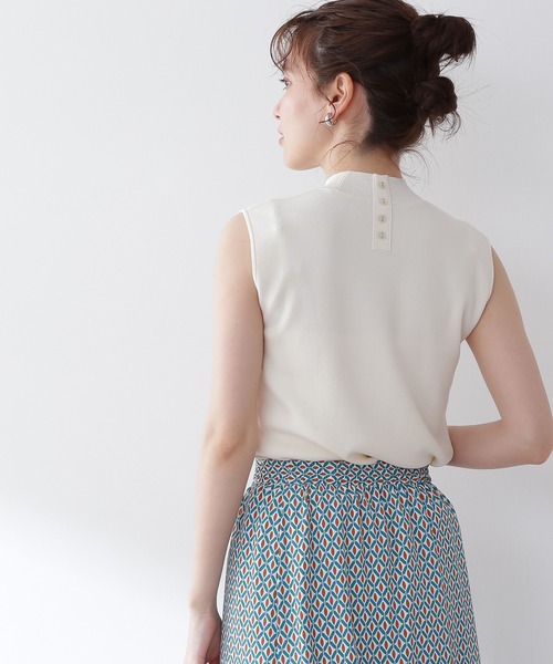 N.（N. Natural Beauty Basic）（エヌエヌナチュラルビューティーベーシック）の「◆総針ボトルネックノースリーブニット（ニット/セーター・レディース・ブラック/ブラウン/オフホワイト/イエロー/グリーン・MEDIUM）」の18枚目の写真